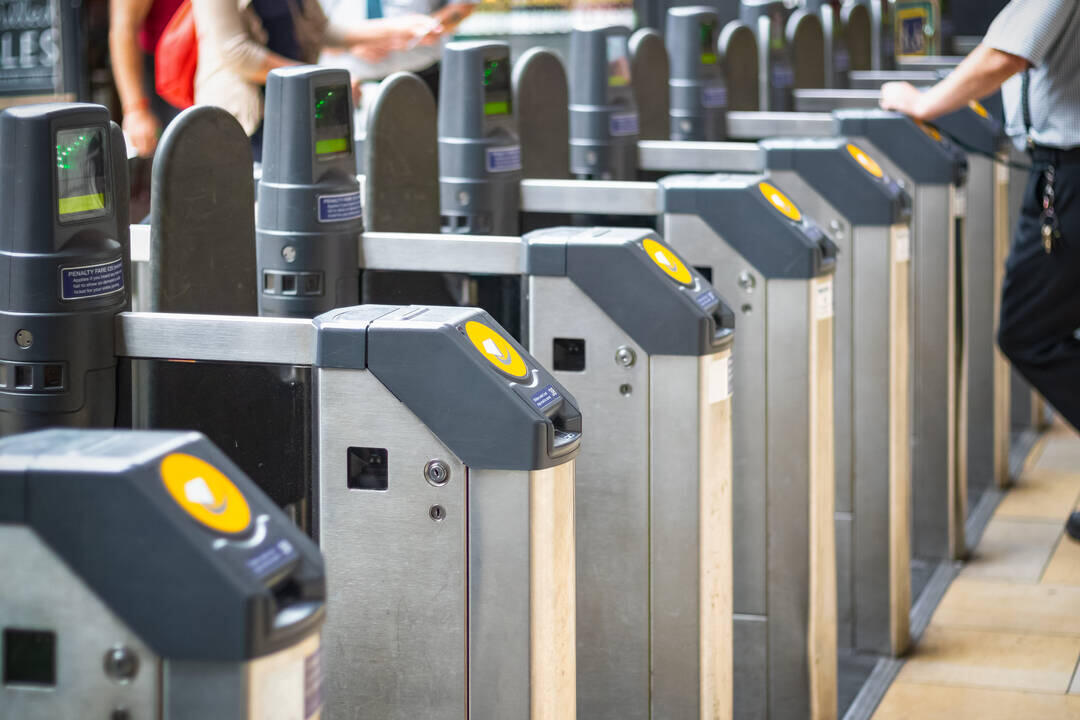 Digital access control at a railway station