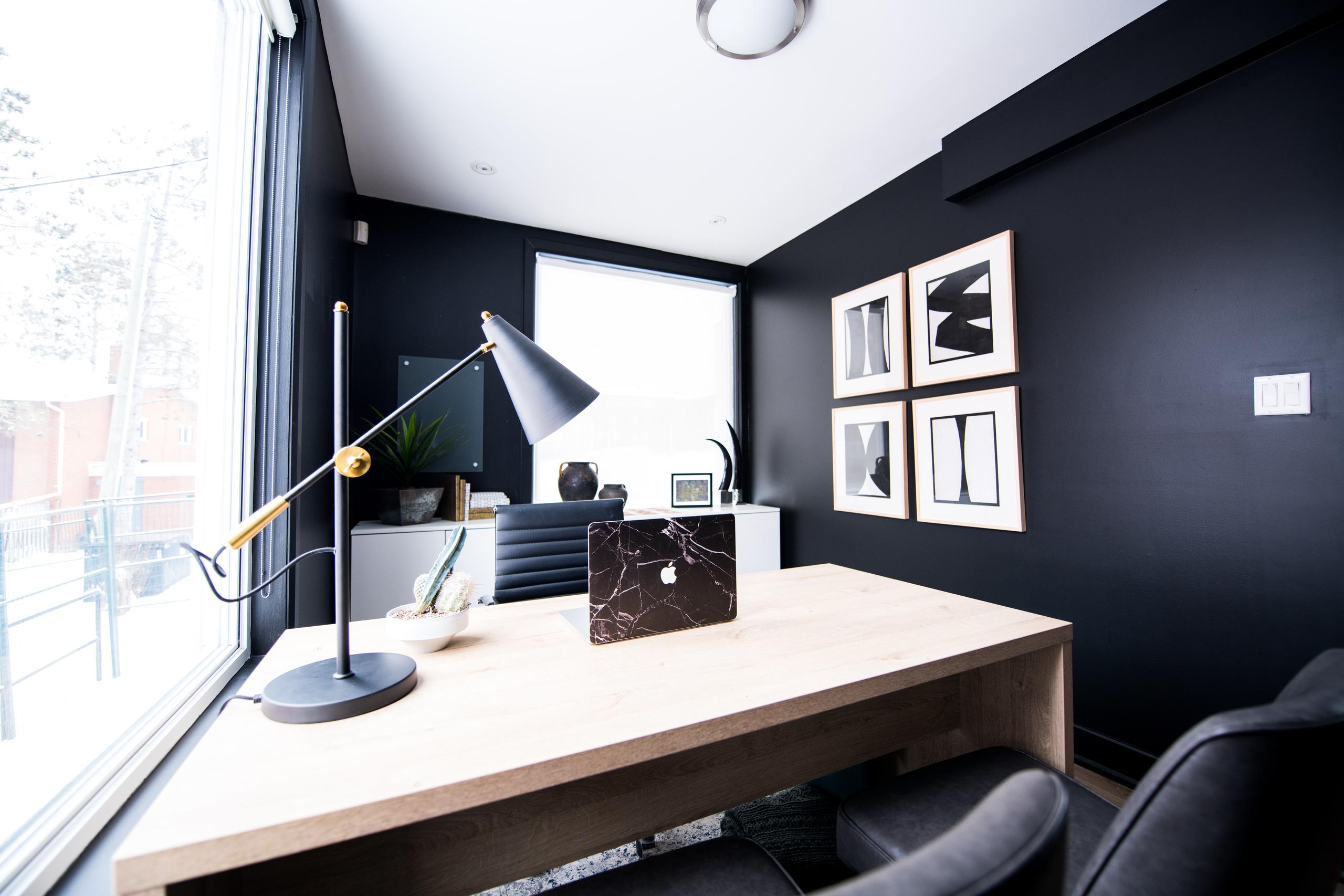 Keyless Access Control for small offices small-office-wiith-desk