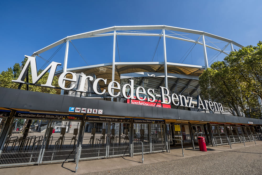 Multifunktionsgebäude Mercedes-Benz Arena 