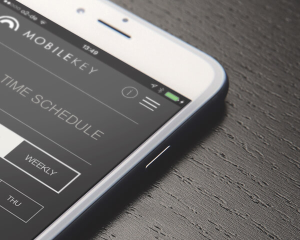Detailaufnahme Handydisplay mit MobileKey-App von SimonsVoss