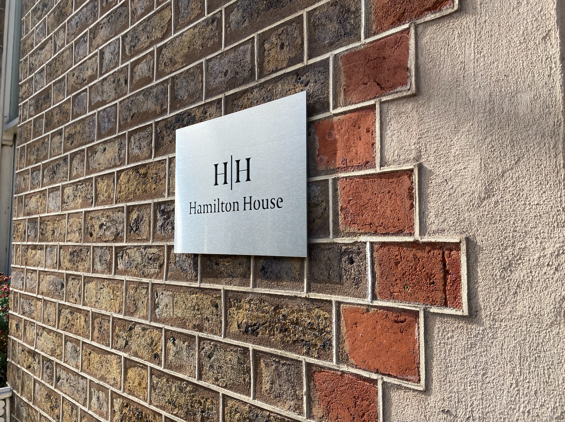 Hamilton House Sign hamilton-house-outside-sign